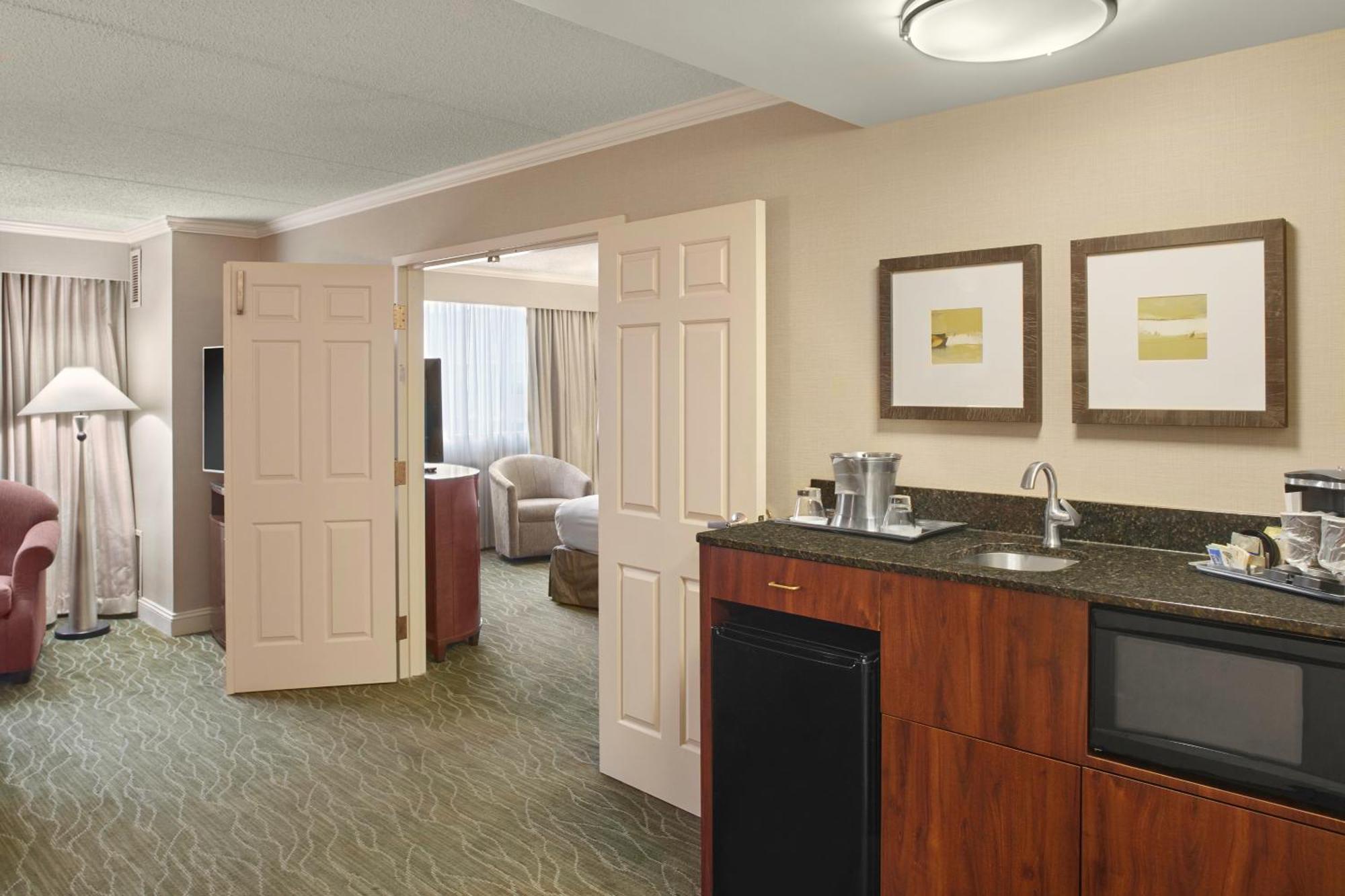 Doubletree By Hilton Akron Fairlawn Ngoại thất bức ảnh