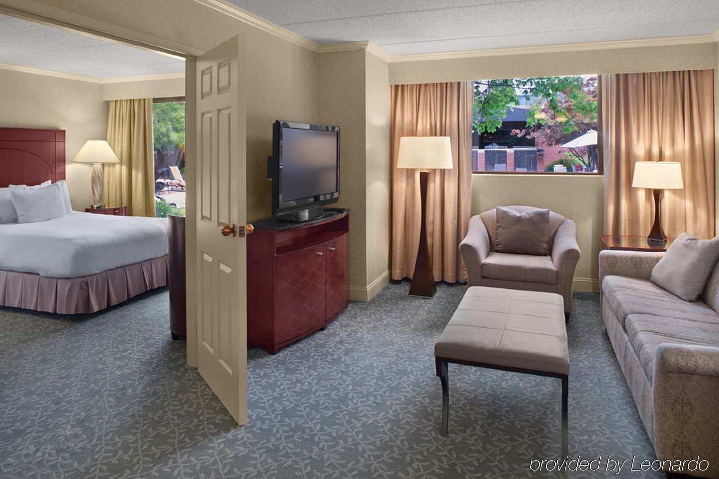 Doubletree By Hilton Akron Fairlawn Phòng bức ảnh